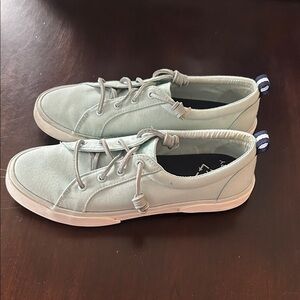 Sperry women’s Crest Vibe 8.5 Mint shade gently worn shoes  m